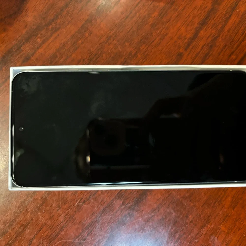 Brand new had 2 only need 1 google pixel 8